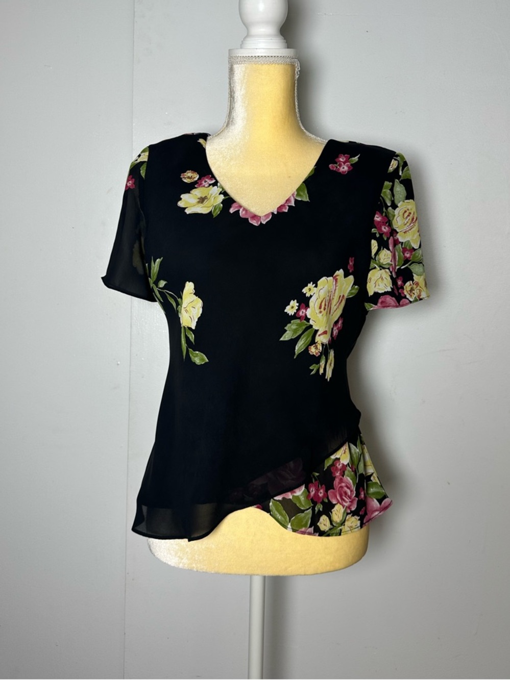 Vintage 90s Studio I Petite Floral Blouse • Shoulder Pads Structured Workwear 8P